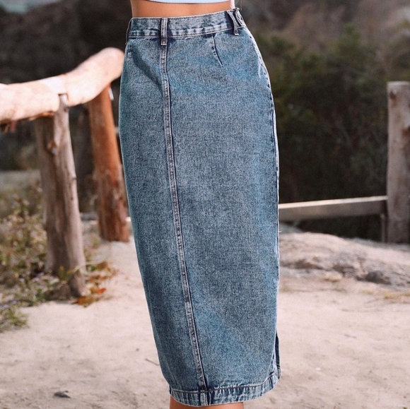 Luna Buttoned Denim Skirt - Navy - Picture 5 of 8